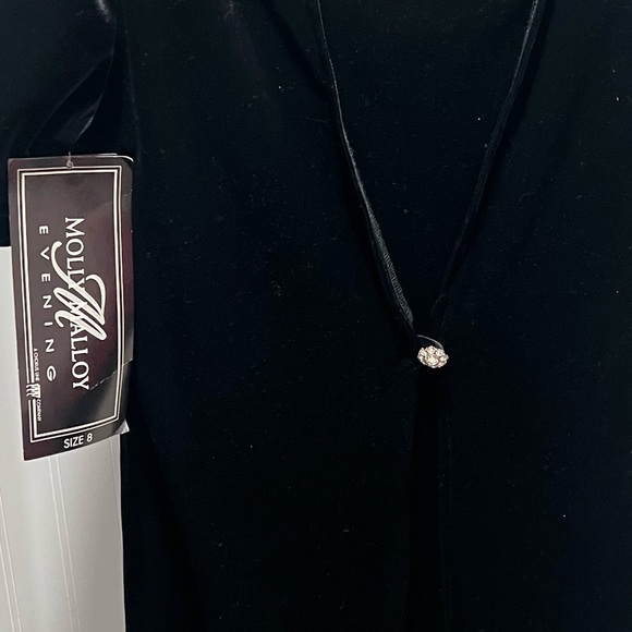 Molly Mallory Velvet Black Midi Dress - Picture 2 of 3